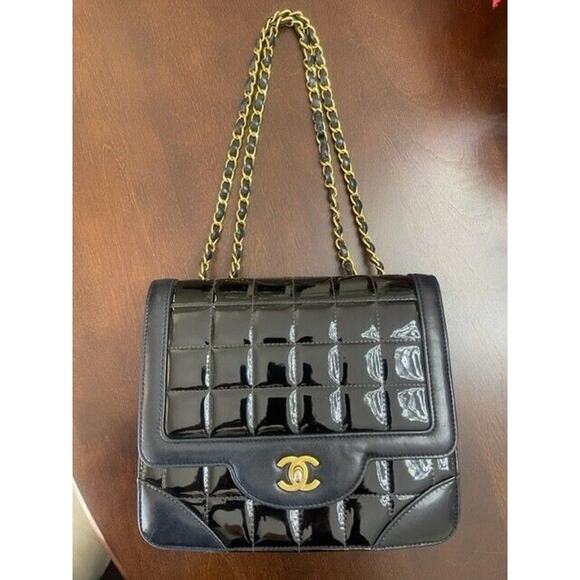 CHANEL CC Lambskin Black Gold Patent Leather Chocolate Bar Flap Bag Chain - Picture 3 of 16